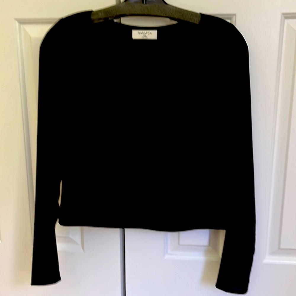 Atrizia Babaton V neck too